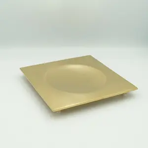 Surya Metall  квадратная металлическая мыльница на ножках   золото сатин