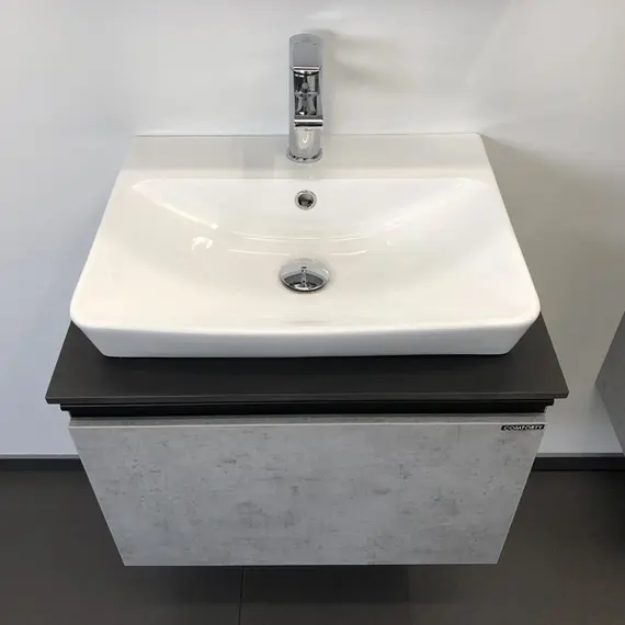 COMFORTY. Тумба-умывальник "Эдинбург" бетон светлый с черной столешницей, с раковиной COMFORTY