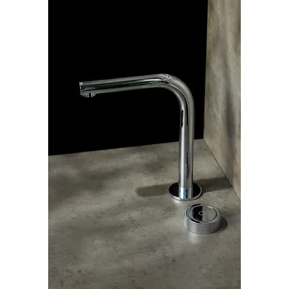 Смеситель автоматический для умывальника BOHEME TECH CHROME 158-CR