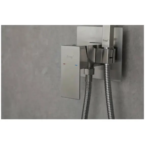 Смеситель с гигиеническим душем Frap F72802