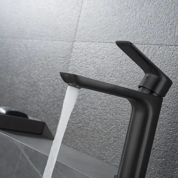 Смеситель для раковины Black&White UK8302B