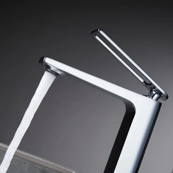 Смеситель для раковины Black&White UK9901C