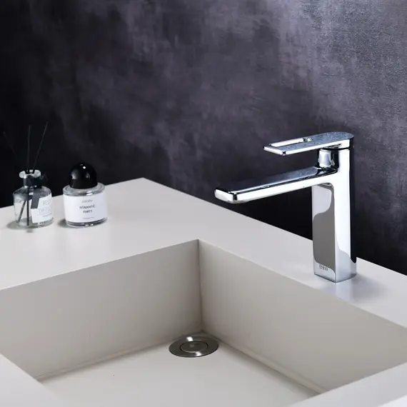 Смеситель для раковины Black&White GF-7103-С