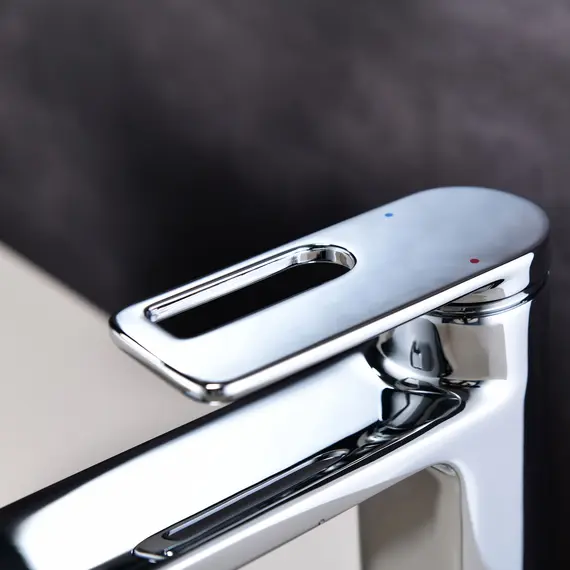 Смеситель для раковины Black&White GF-7103-С