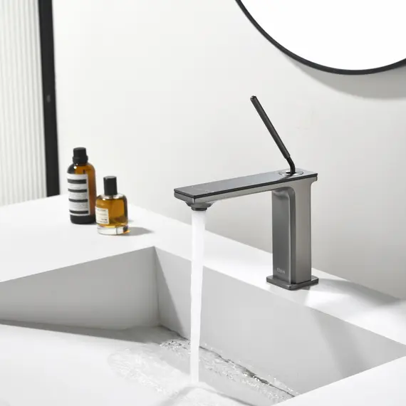 Смеситель для раковины Black&White GF-7105-GM