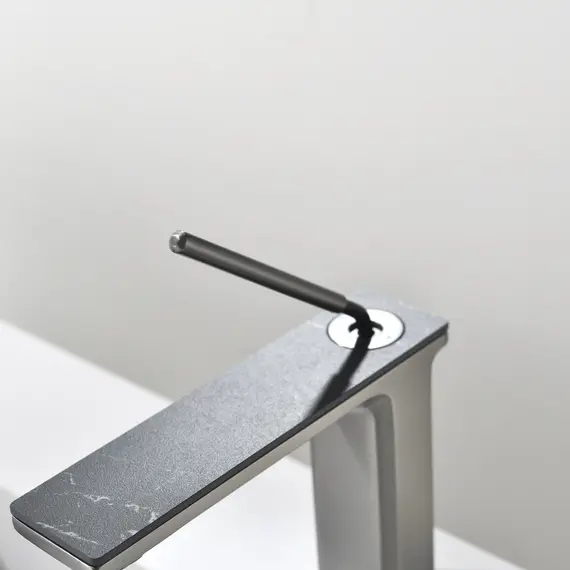 Смеситель для раковины Black&White GF-7105-GM