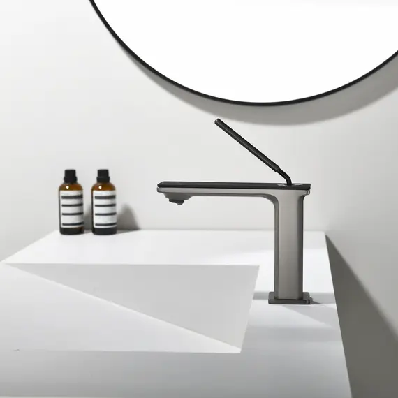 Смеситель для раковины Black&White GF-7105-GM