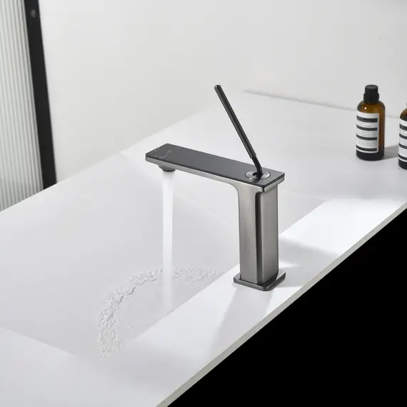 Смеситель для раковины Black&White GF-7105-GM