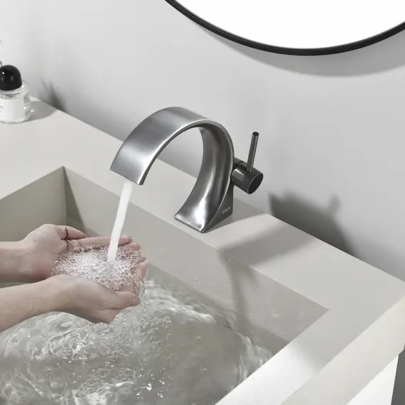 Смеситель для раковины Black&White GF-7106-GM