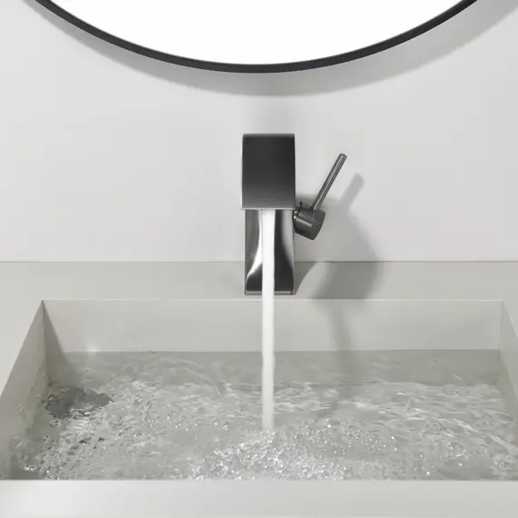 Смеситель для раковины Black&White GF-7106-GM