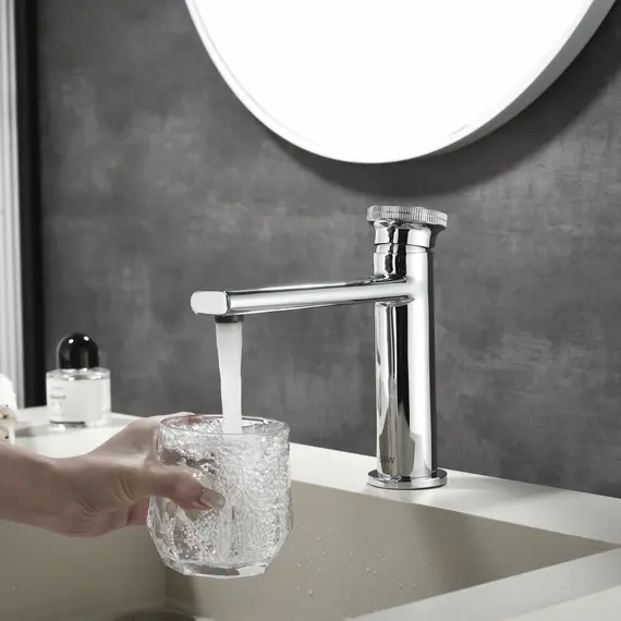 Смеситель для раковины Black&White GF-7107-С