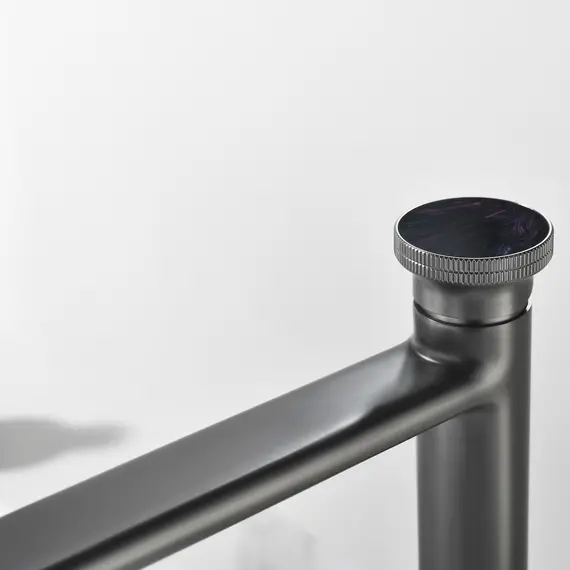 Смеситель для раковины Black&White GF-7307-С