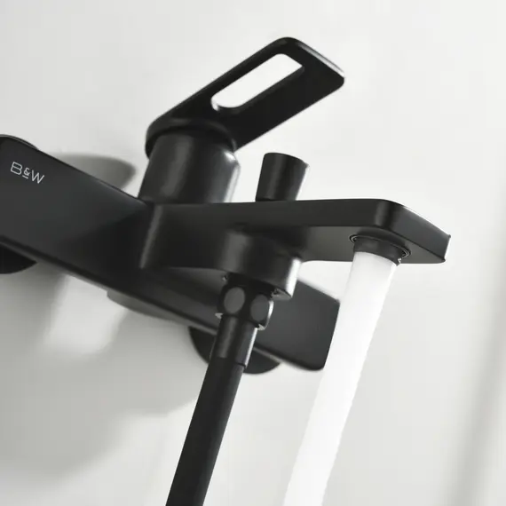 Смеситель для ванны Black&White GL-9101-GM (душевой шланг и лейка в комплекте)