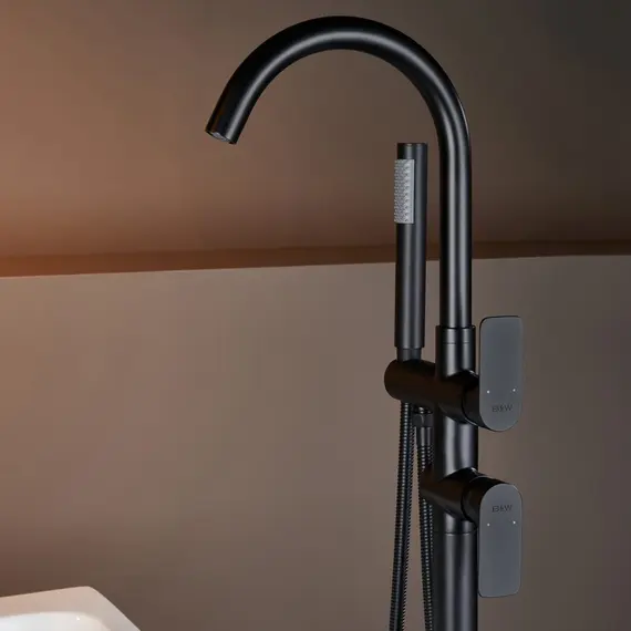 Отдельностоящий смеситель для ванны Black&White UK8320B