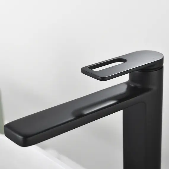 Смеситель для раковины Black&White GF-7203-MB