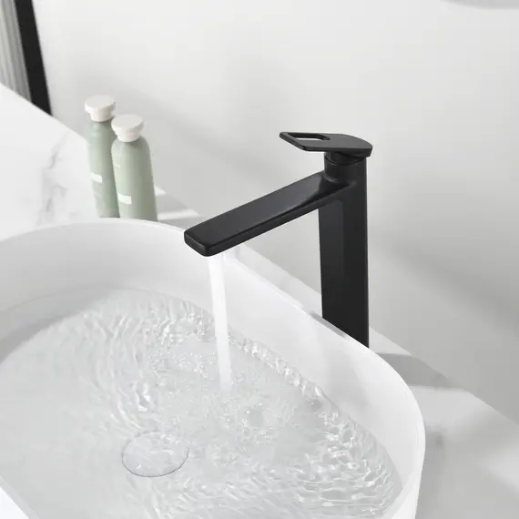 Смеситель для раковины Black&White GF-7203-MB