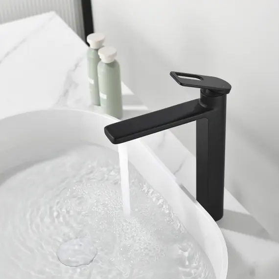 Смеситель для раковины Black&White GF-7203-MB