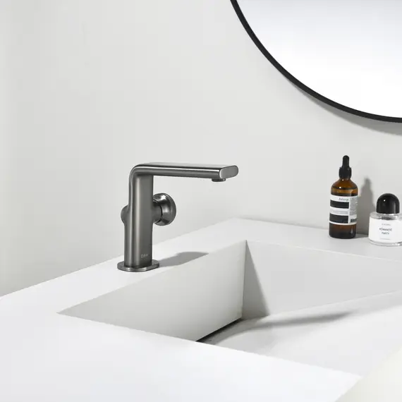 Смеситель для раковины Black&White GF-7207-GM