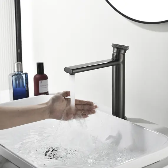 Смеситель для раковины Black&White GF-7307-GM