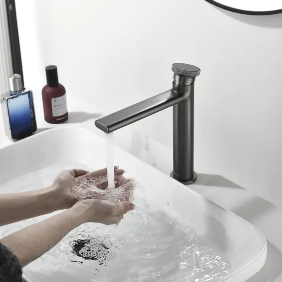 Смеситель для раковины Black&White GF-7307-GM