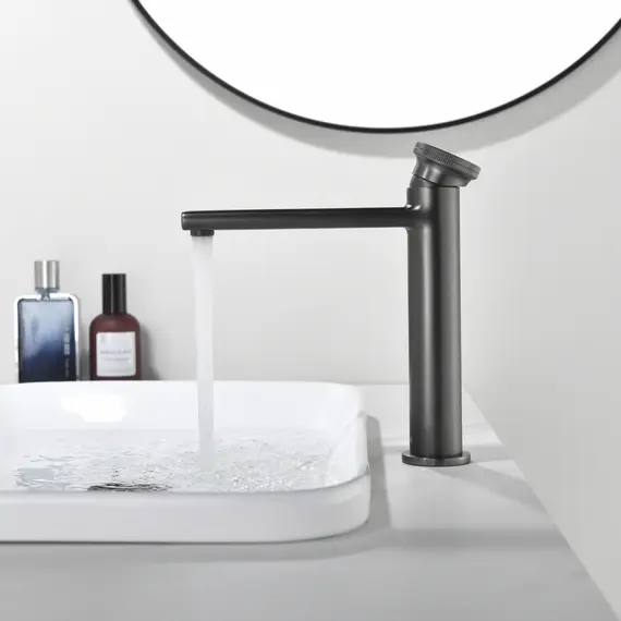 Смеситель для раковины Black&White GF-7307-GM