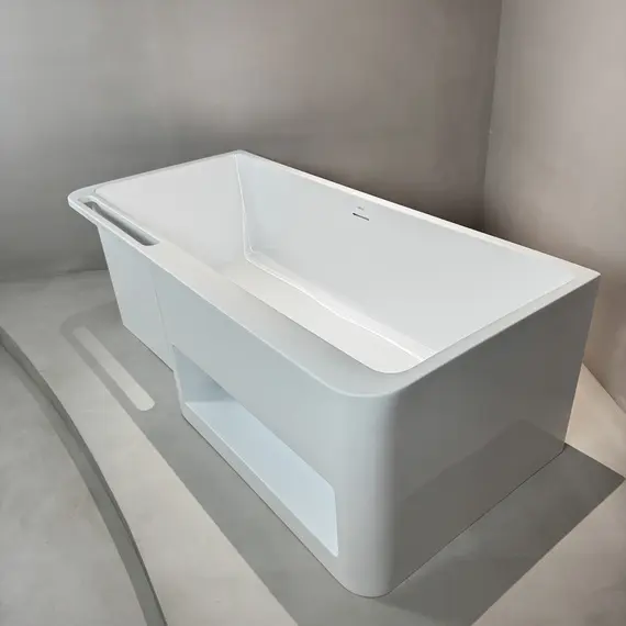 Акриловая ванна ABBER AB9506 белая