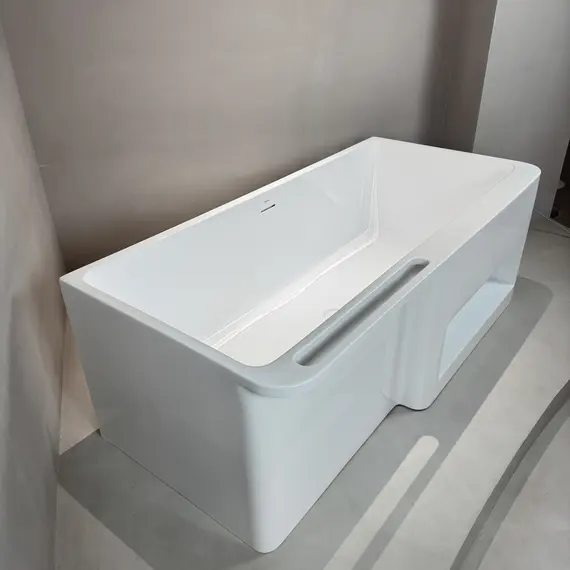 Акриловая ванна ABBER AB9506 белая